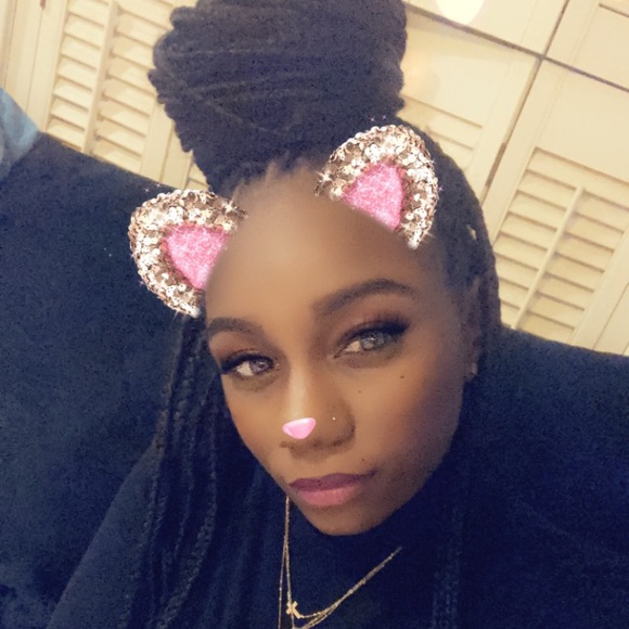 Meet your Posher, Erica - Picture 1 of 1